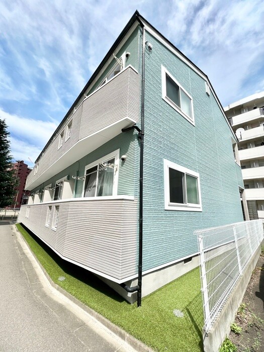 イーストアベニューの物件外観写真