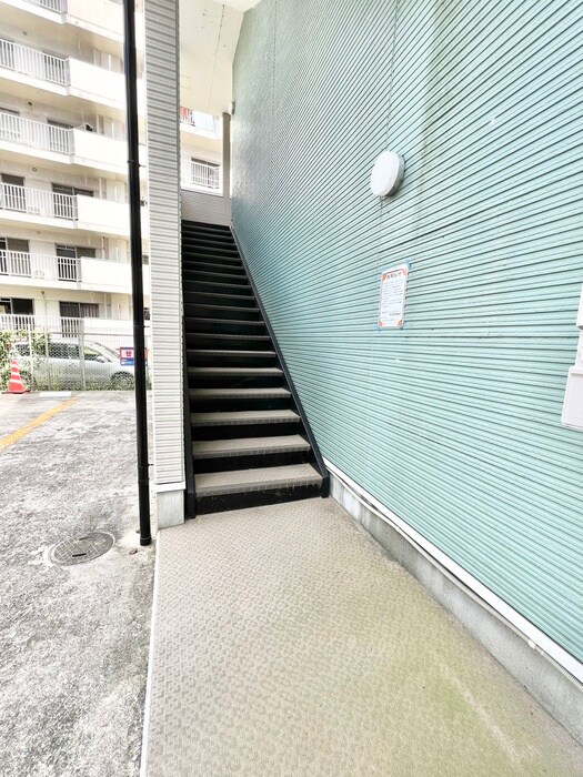 イーストアベニューの物件外観写真