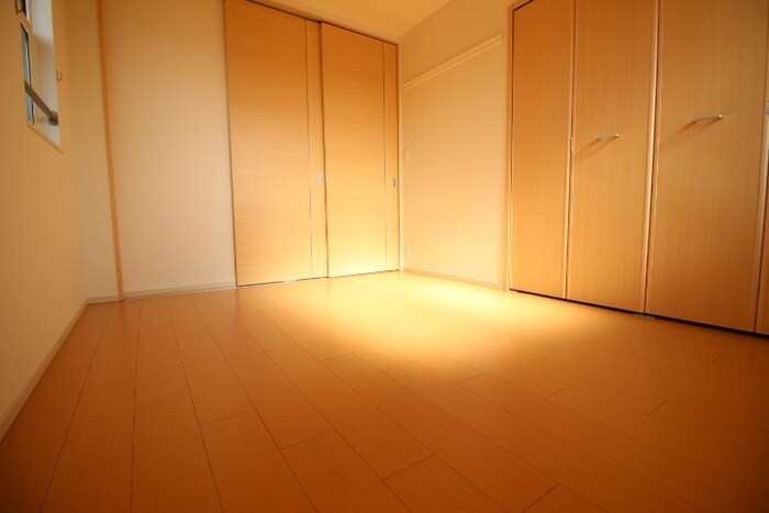 ダンデライオン弐番館の物件内観写真