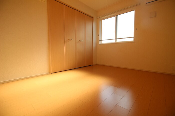 ダンデライオン弐番館の物件内観写真