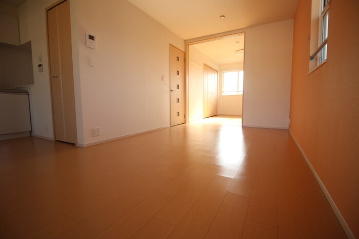 ダンデライオン弐番館の物件内観写真