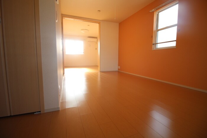 ダンデライオン弐番館の物件内観写真