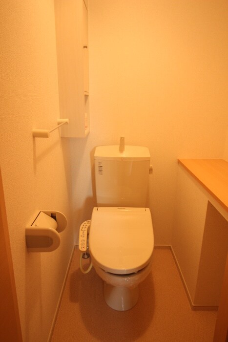 ダンデライオン弐番館の物件内観写真