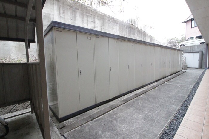 エスト・コリーヌの物件外観写真