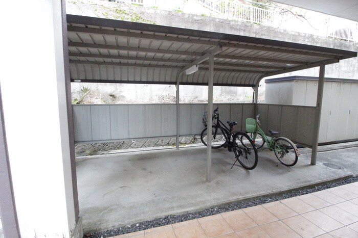 エスト・コリーヌの物件外観写真