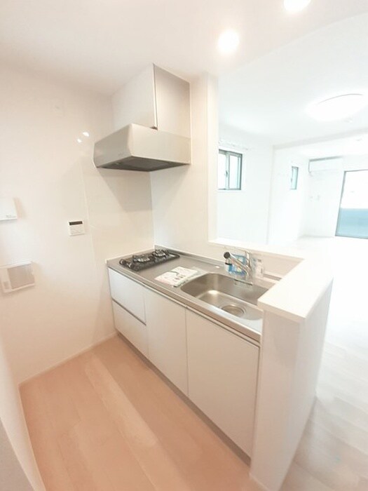 ノイエテルノBの物件内観写真