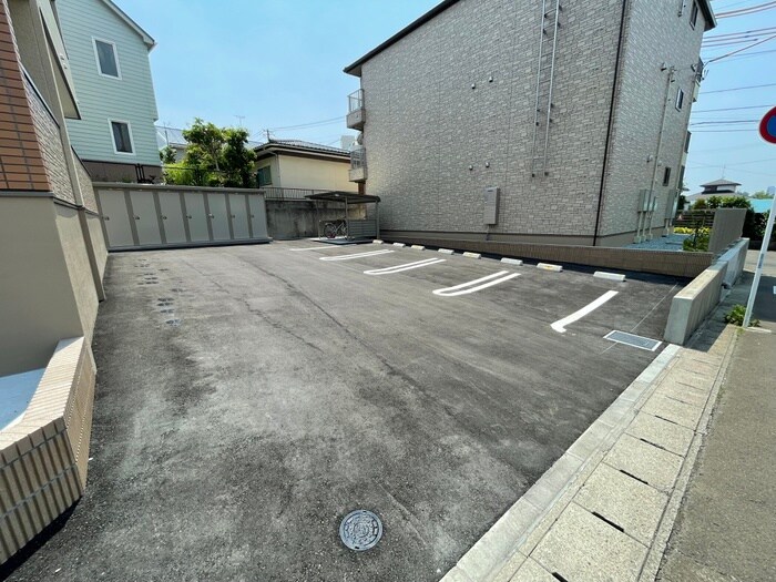 ノイエテルノBの物件外観写真