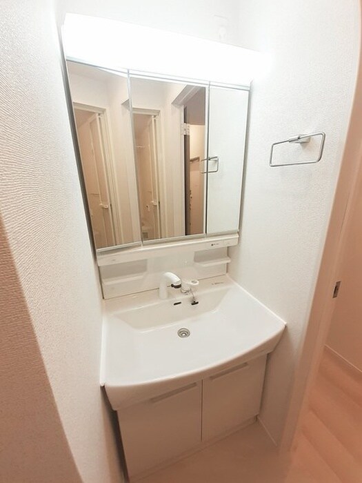 ノイエテルノBの物件内観写真