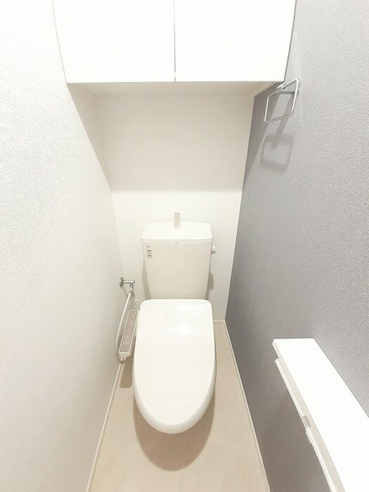 ノイエテルノBの物件内観写真