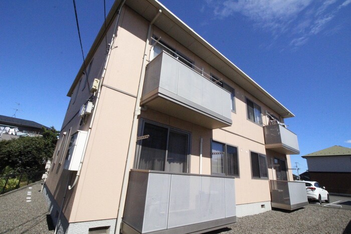 グランドゥールⅥの物件外観写真