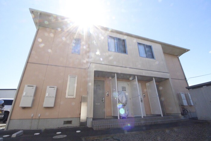 グランドゥールⅥの物件外観写真