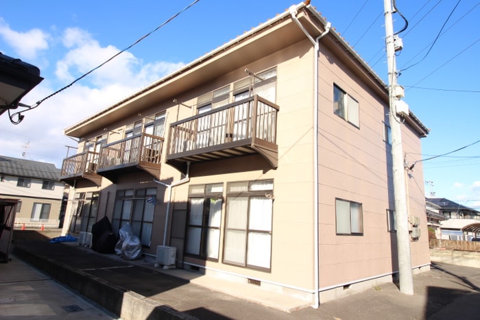 郷家ハイツの物件外観写真