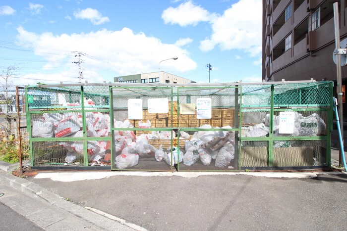 卸町マンションフタバの物件外観写真