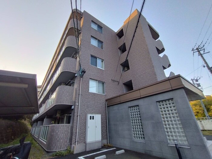 アルバ市名坂の物件外観写真