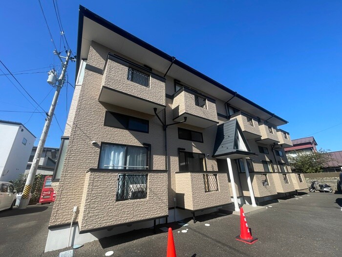 サゥーヂビバⅡ番館の物件外観写真