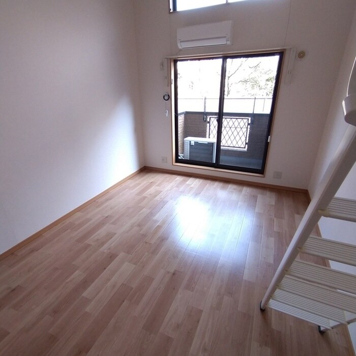 サゥーヂビバⅡ番館の物件内観写真