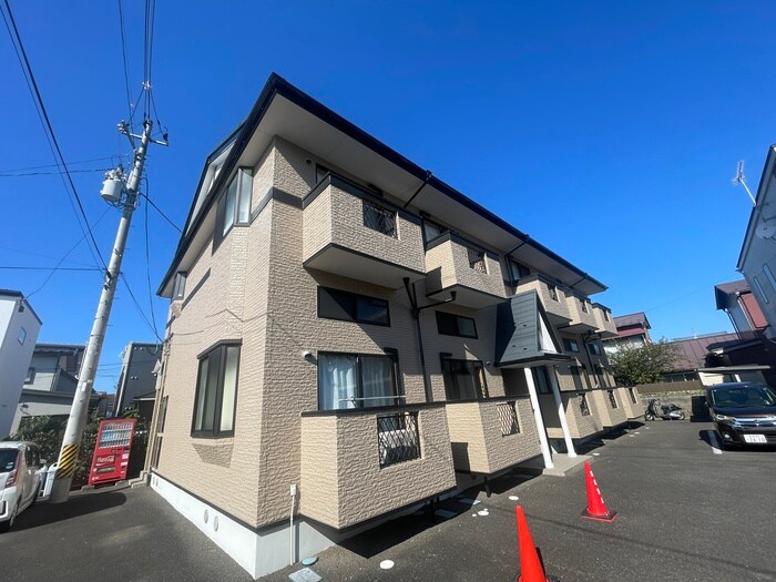 サゥーヂビバⅡ番館の物件外観写真