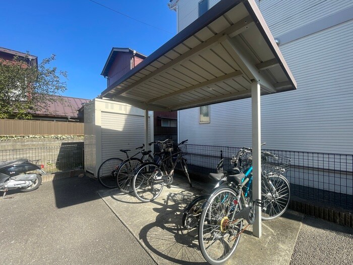 サゥーヂビバⅡ番館の物件外観写真