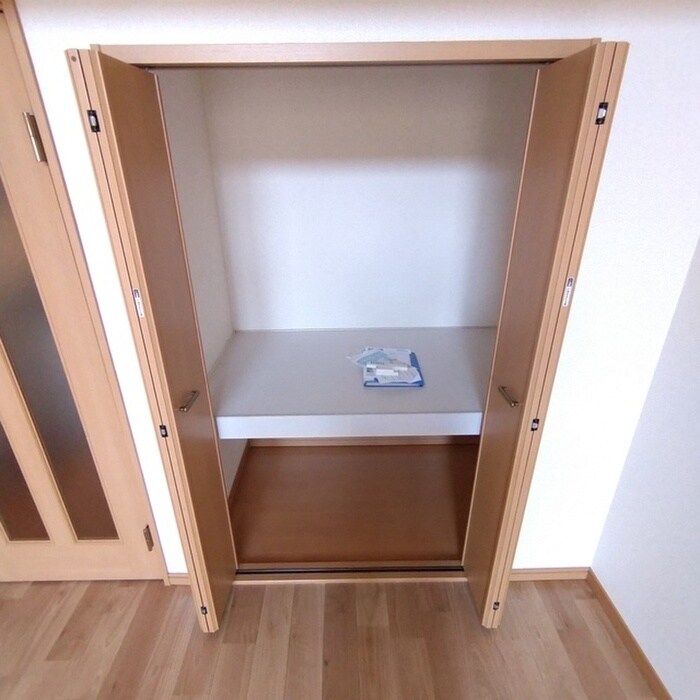 サゥーヂビバⅡ番館の物件内観写真