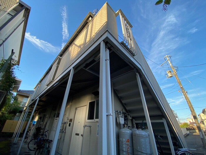 シャトルサトーの物件外観写真