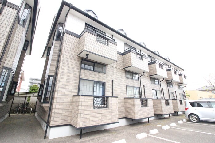 アヴァンセ富沢南五番館の物件外観写真