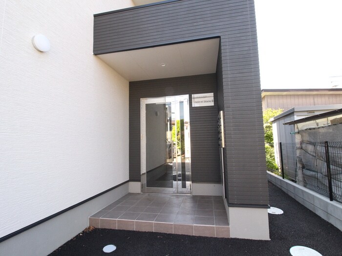 ノワール・エ・ブランⅡの物件外観写真