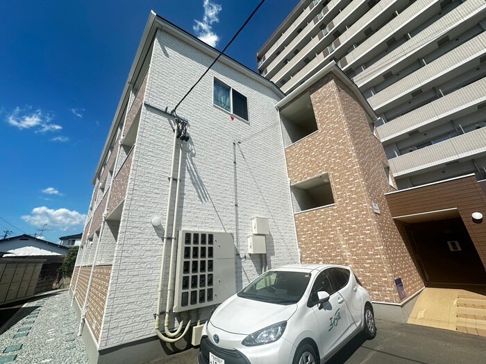 ブルーリーフ苦竹の物件外観写真