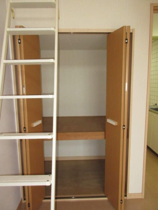 ﾎﾜｲﾄｷｬｯｽﾙ六丁の目ﾋﾞﾚｼﾞA棟の物件内観写真