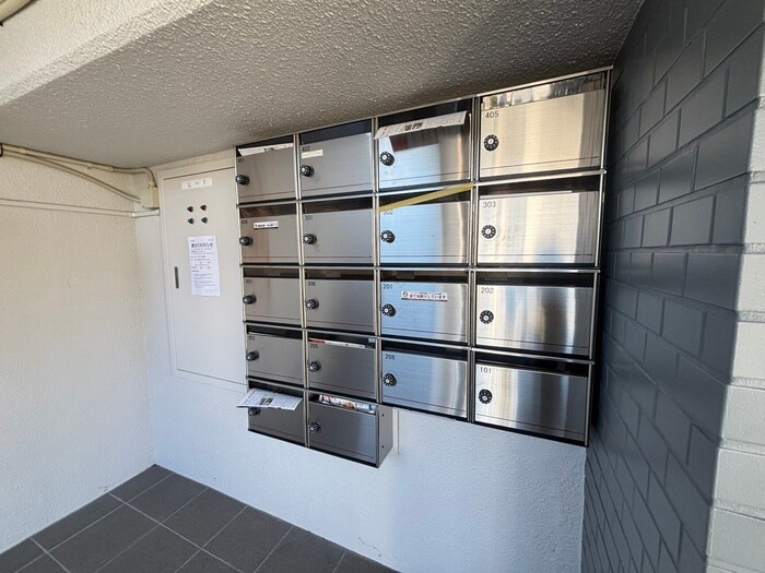 エミリービル卸町の物件外観写真