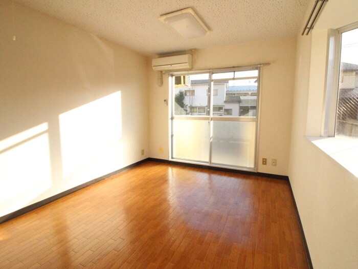 サンライズ志波町の物件内観写真