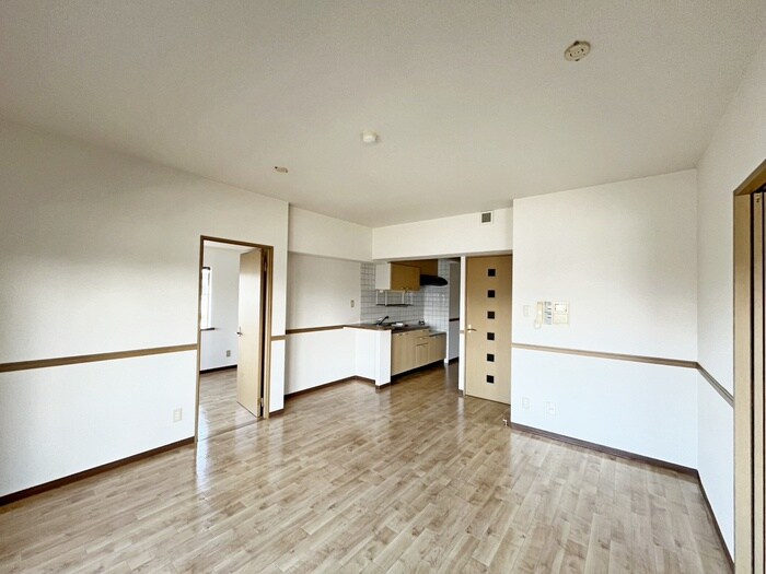 ロイヤルアニバーサリー楢町の物件内観写真