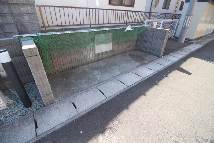 シャトレ菊ヶ岡Aの物件外観写真