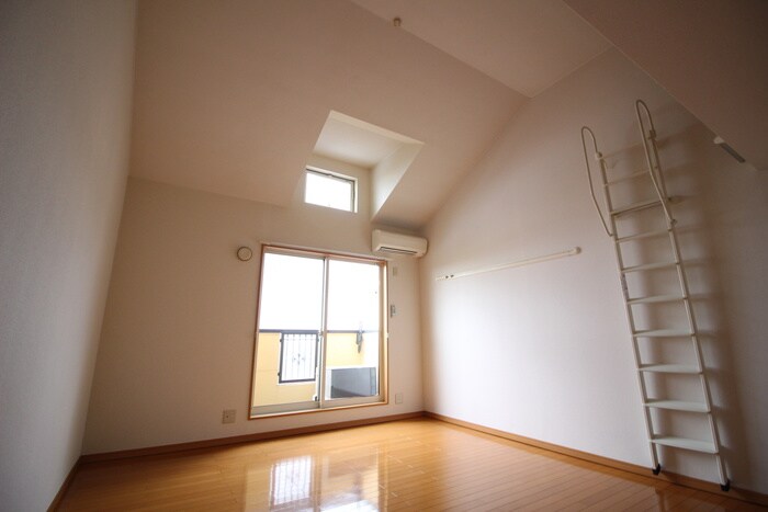 ｱﾌｫﾘｽﾃ-ｼｮﾝ新田東 ｳｴｽﾄの物件内観写真