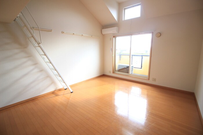 ｱﾌｫﾘｽﾃ-ｼｮﾝ新田東 ｳｴｽﾄの物件内観写真