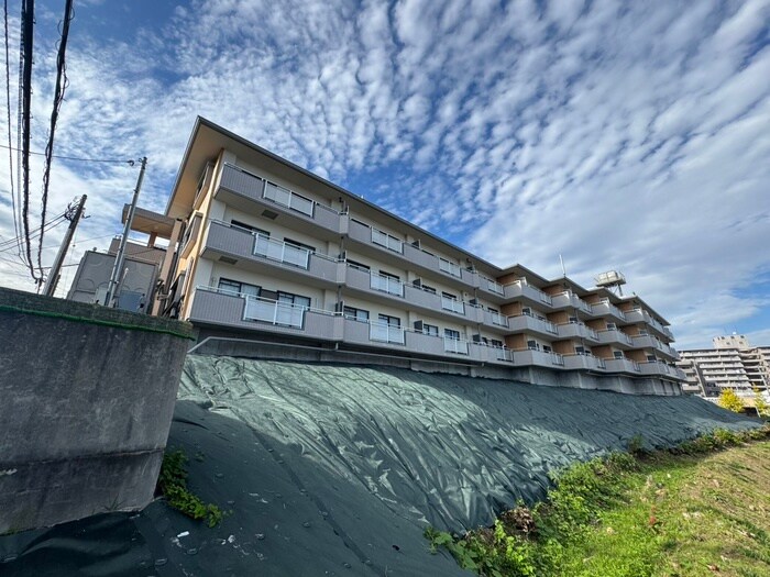 メゾンドール貴富称の物件外観写真