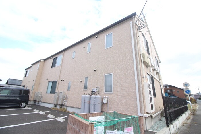 メリディアンαの物件外観写真