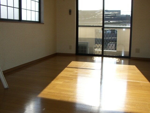 リトルシャトー荒巻の物件内観写真