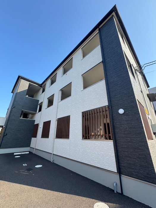 スペチアーレの物件外観写真