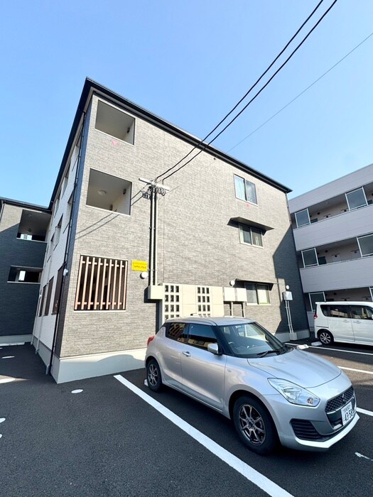 スペチアーレの物件外観写真