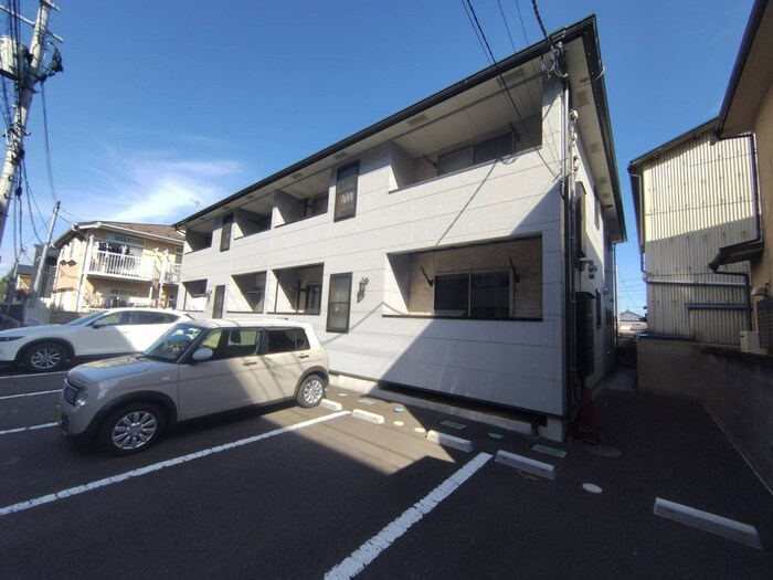 メゾンエスポワール成田町の物件外観写真