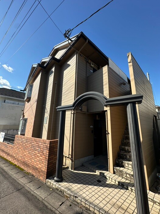 サンアローズ新田西の物件外観写真