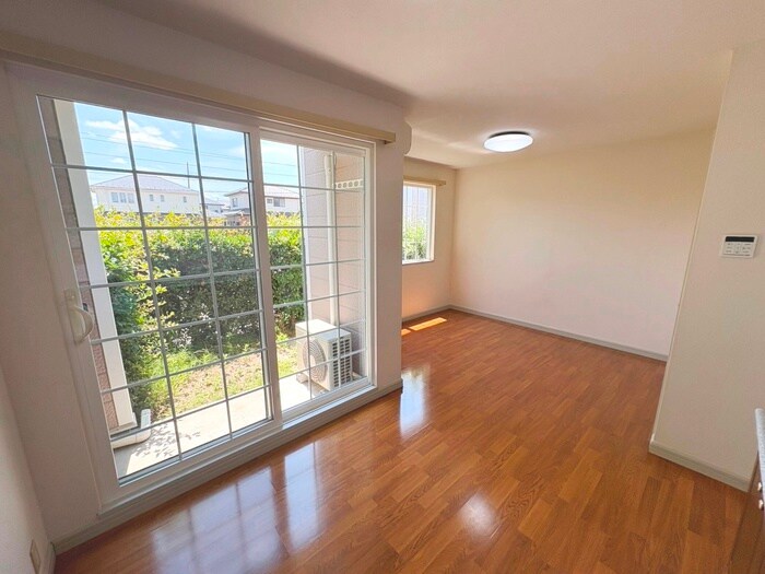 マルベリーズ弐番館の物件内観写真