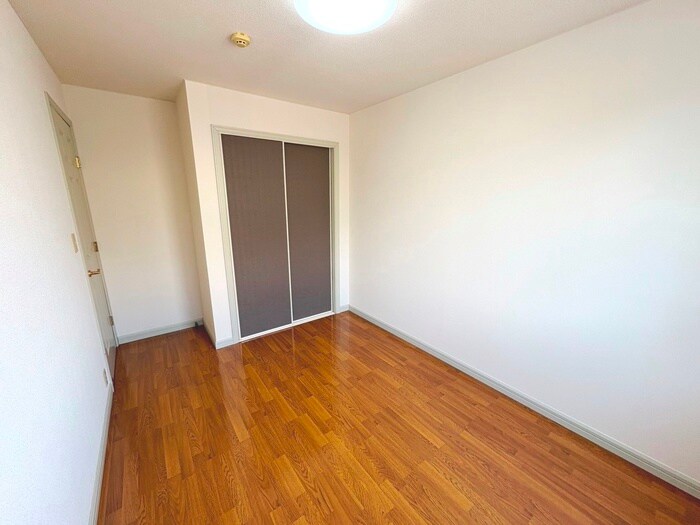 マルベリーズ弐番館の物件内観写真