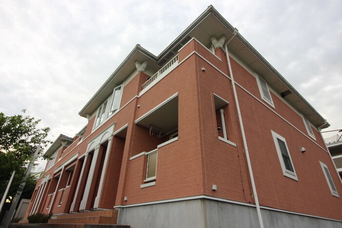 ホープヒルズ2番館の物件外観写真