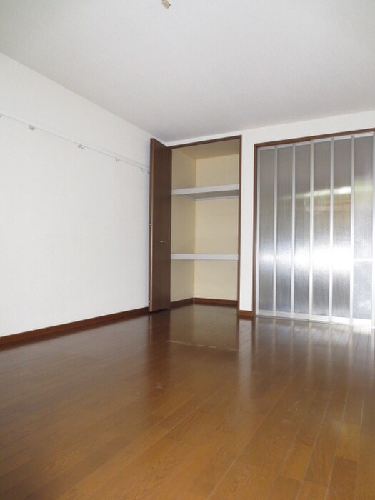 ブッシュ・クローバーの物件内観写真