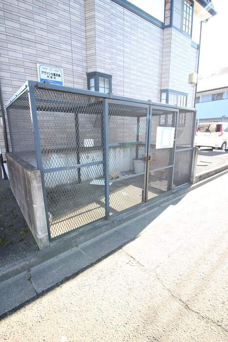 アヴァンセ富沢南三番館の物件外観写真