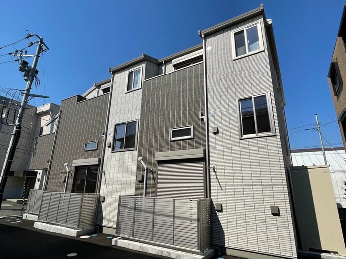 リトルパイン新田の物件外観写真