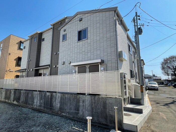 リトルパイン新田の物件外観写真