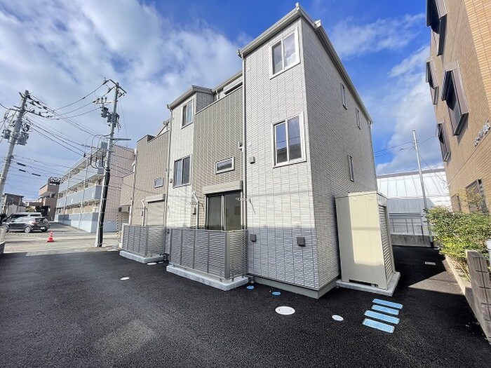 リトルパイン新田の物件外観写真