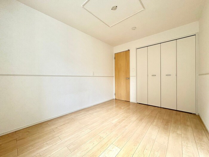 ストロベリーハウスⅣの物件内観写真